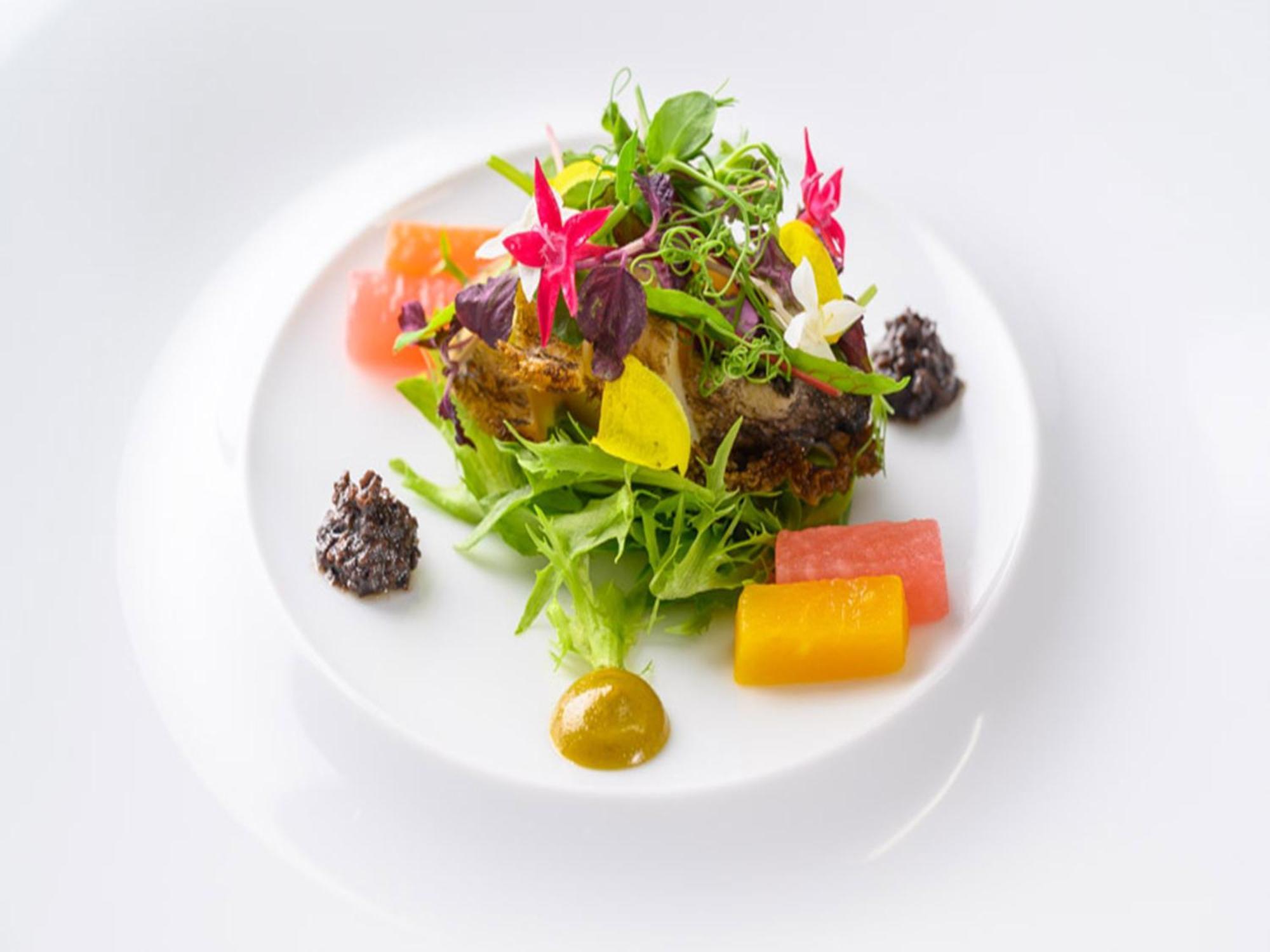 Shin Furano Prince Hotel Экстерьер фото A salad prepared by a culinary student