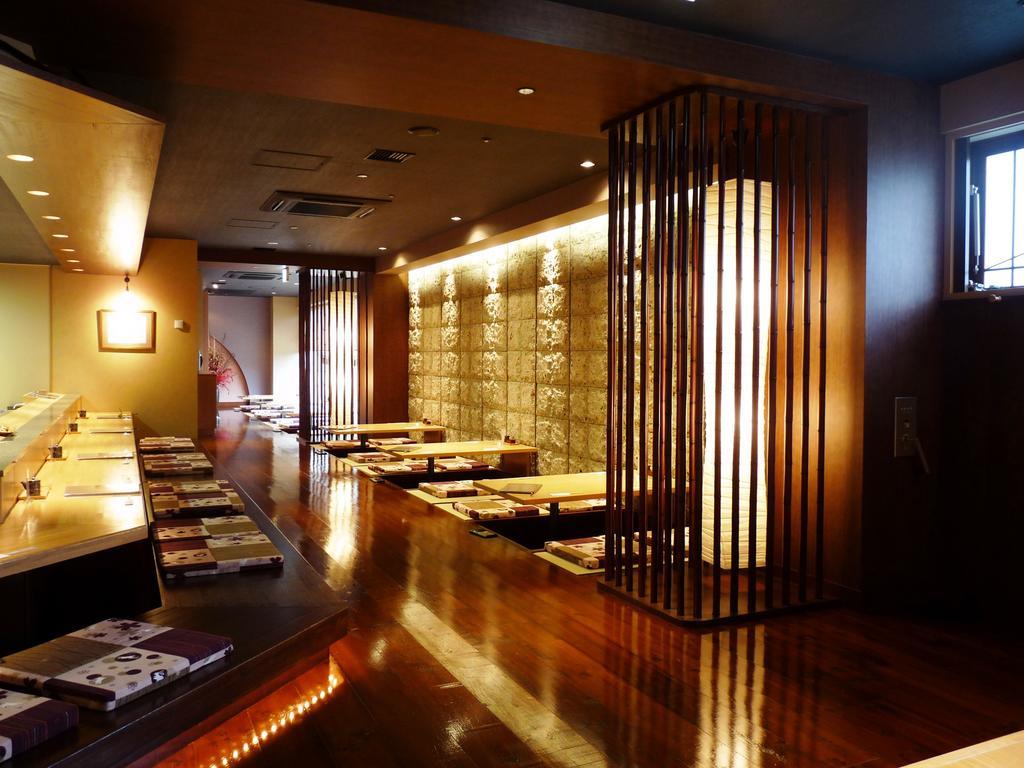 Shin Furano Prince Hotel Экстерьер фото Interior of a restaurant in Tokyo