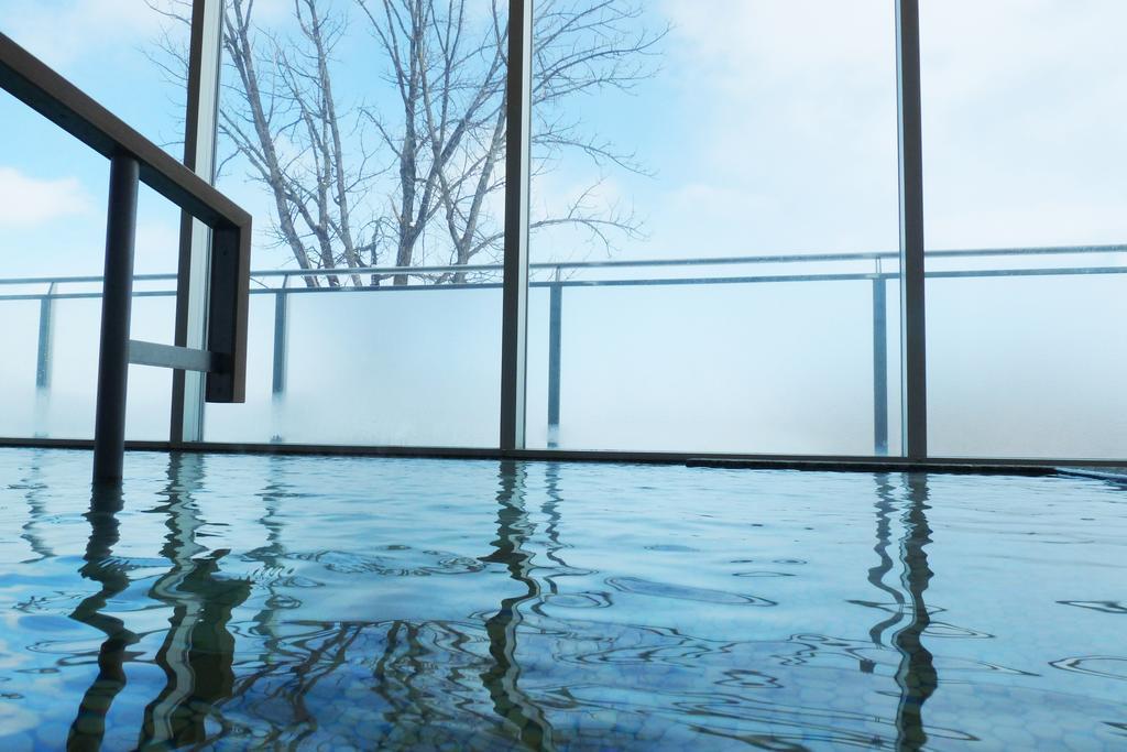Shin Furano Prince Hotel Экстерьер фото A view of the indoor pool