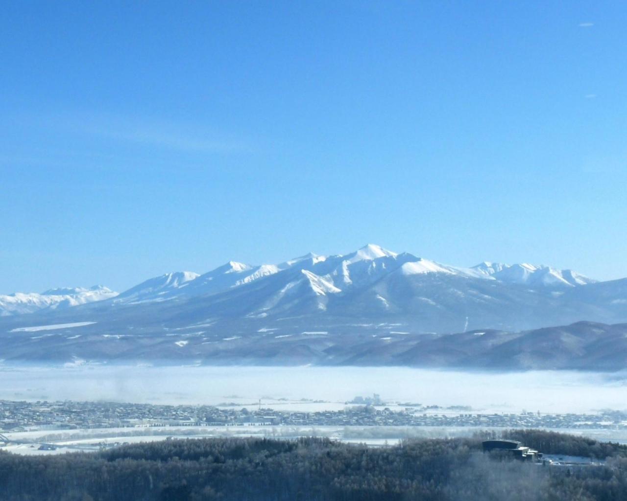 Shin Furano Prince Hotel Экстерьер фото View of the range from the west